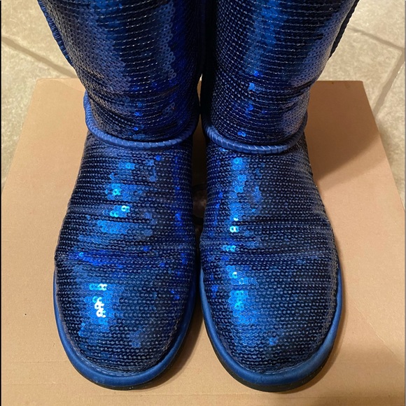 🎉Host Pick🎉 UGG Womens Classic Sparkles Blue Sequin Boots US 7 - Picture 3 of 9